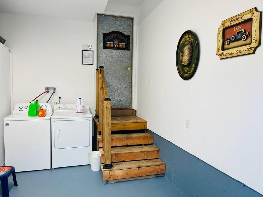 Villa Emily'S Charming House à Brossard Extérieur photo